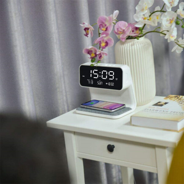 Creative 3 In 1 Bedside Lamp Wireless Charging LCD Screen Alarm Clock  Wireless Phone Charger - Image 4